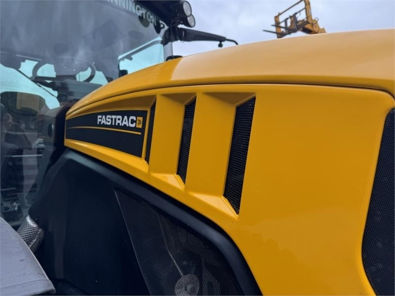 Farm tractor JCB JCB Fastrac 4220 **8000 Hour Warranty**: picture 14