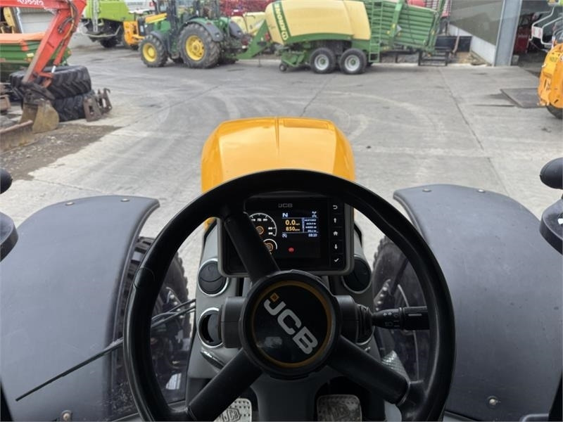 Farm tractor JCB JCB Fastrac 4220 **8000 Hour Warranty**: picture 23