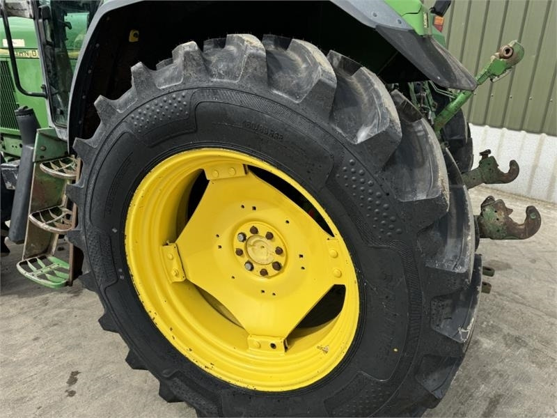 Farm tractor John Deere John Deere 6800 Tractor: picture 8