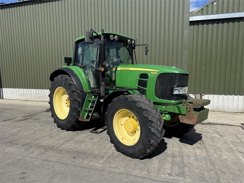 John Deere John Deere 6930 Premium - Farm tractor: picture 3 John Deere John Deere 6930 Premium - Farm tractor: picture 3