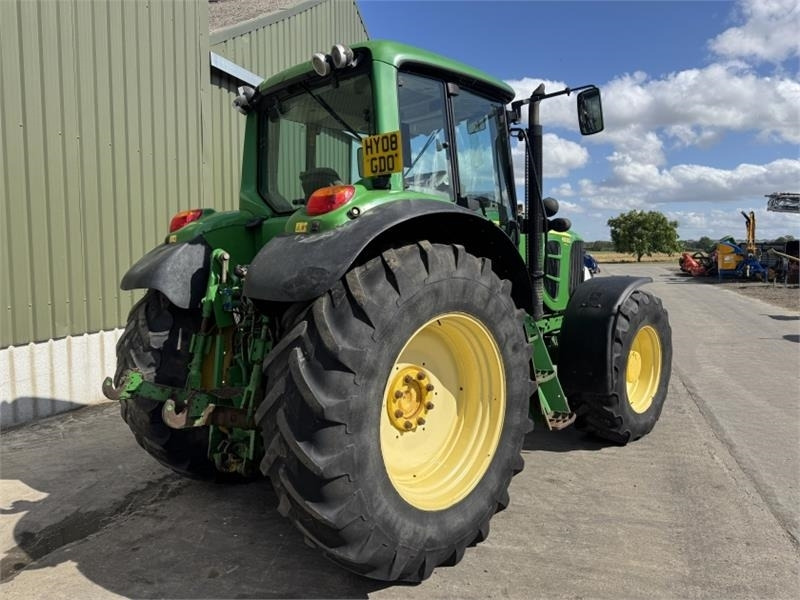 John Deere John Deere 6930 Premium - Farm tractor: picture 4 John Deere John Deere 6930 Premium - Farm tractor: picture 4