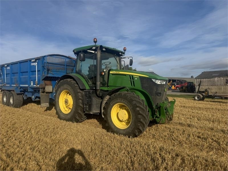 John Deere John Deere 7230R - Farm tractor: picture 1 John Deere John Deere 7230R - Farm tractor: picture 1