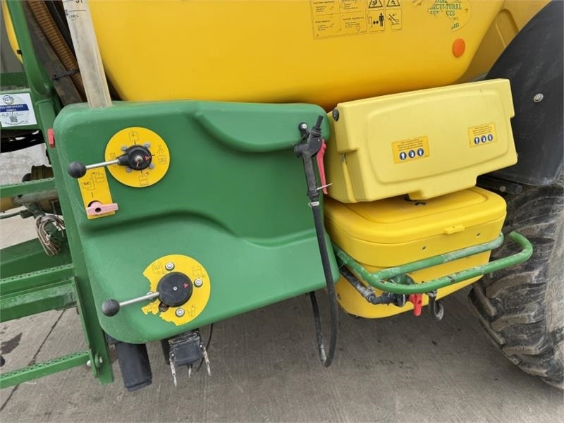 John Deere John Deere 732 Trailed Sprayer  leasing John Deere John Deere 732 Trailed Sprayer: picture 8
