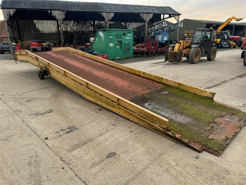 Loading Ramp Loading Ramp - Loading ramp: picture 4 Loading Ramp Loading Ramp - Loading ramp: picture 4