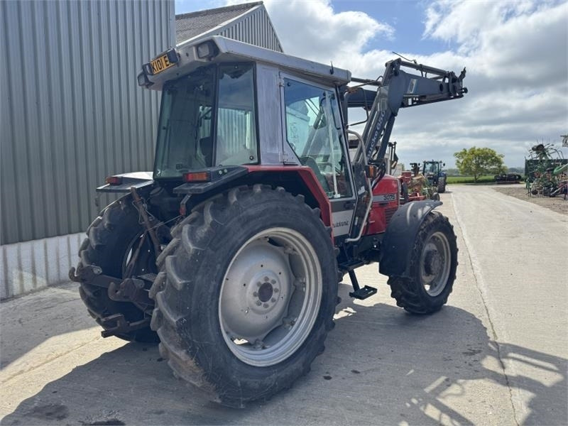 Massey Ferguson Massey Ferguson 3075 Dynashift *Low Hours* - Farm tractor: picture 4 Massey Ferguson Massey Ferguson 3075 Dynashift *Low Hours* - Farm tractor: picture 4