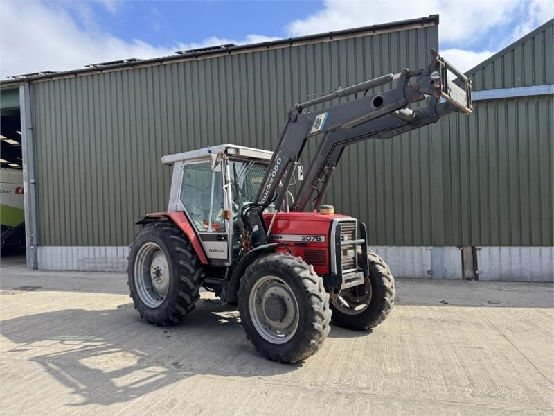 Massey Ferguson Massey Ferguson 3075 Dynashift *Low Hours* - Farm tractor: picture 3 Massey Ferguson Massey Ferguson 3075 Dynashift *Low Hours* - Farm tractor: picture 3