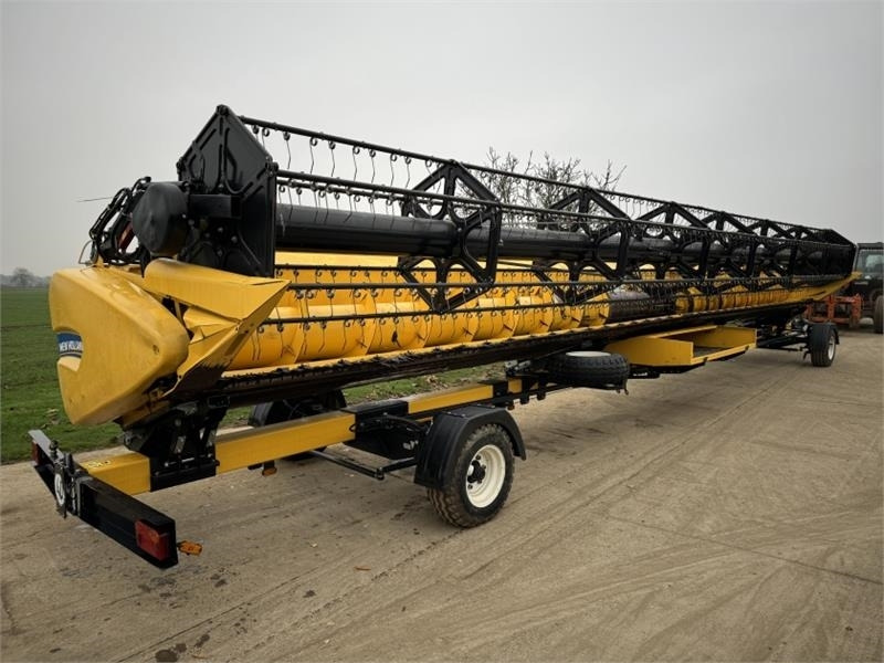 New Holland 41ft Varifeed Header - Harvester attachment: picture 2 New Holland 41ft Varifeed Header - Harvester attachment: picture 2