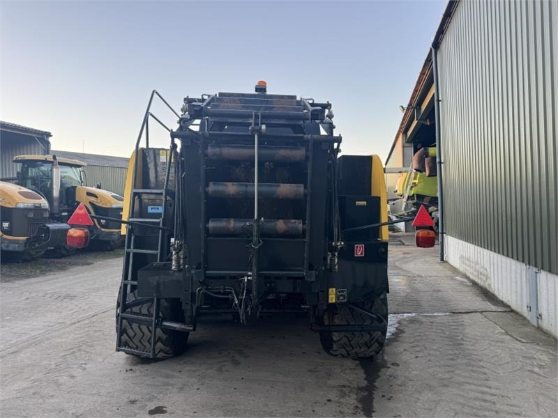 New Holland BB9060 Baler - Square baler: picture 3 New Holland BB9060 Baler - Square baler: picture 3
