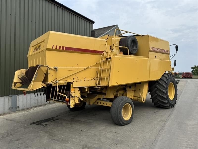 New Holland TX 36 - Harvester attachment: picture 2 New Holland TX 36 - Harvester attachment: picture 2