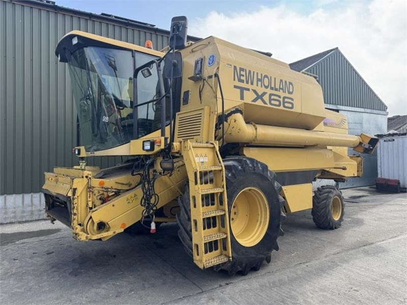 New Holland TX66 Combine Harvester c/w 20ft Header - Harvester attachment: picture 1 New Holland TX66 Combine Harvester c/w 20ft Header - Harvester attachment: picture 1