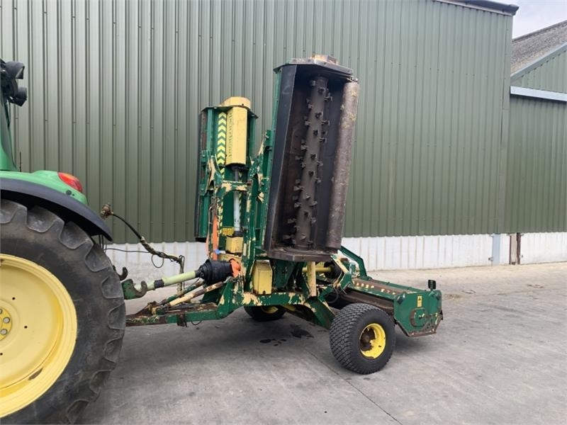 Spearhead Spearhead Trident 4000 4M Folding Flail Mower - Mower: picture 2 Spearhead Spearhead Trident 4000 4M Folding Flail Mower - Mower: picture 2