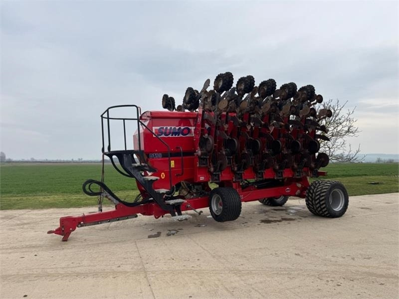 Sumo 8m DTS Direct Drill  - Combine seed drill: picture 1 Sumo 8m DTS Direct Drill  - Combine seed drill: picture 1