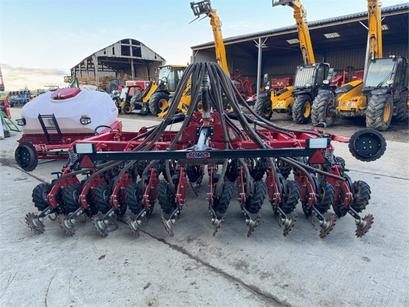 Sumo Sumo DD4 Seed Drill c/w Front Tank - Combine seed drill: picture 4 Sumo Sumo DD4 Seed Drill c/w Front Tank - Combine seed drill: picture 4