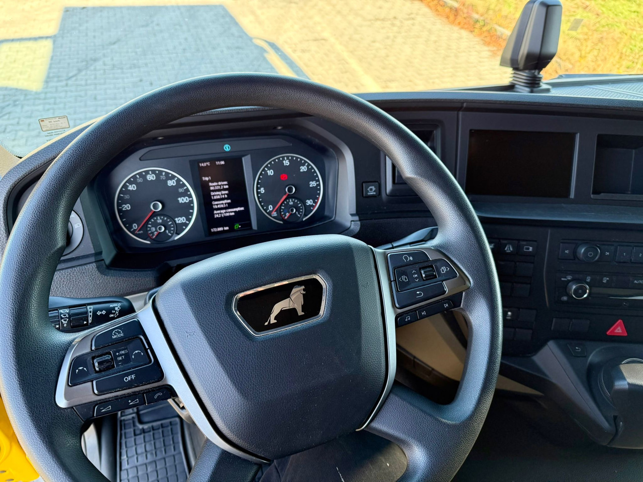 MAN 18.320 / IZOTERMA / GRZANA / WINDA / 20 EUROPALET / AUTOMAT / 170 TYŚ KM / 2021 R / SYPIALKA / CAŁY NA PODUSZKACH / SPROWADZONY / JAK NOWY leasing MAN 18.320 / IZOTERMA / GRZANA / WINDA / 20 EUROPALET / AUTOMAT / 170 TYŚ KM / 2021 R / SYPIALKA / CAŁY NA PODUSZKACH / SPROWADZONY / JAK NOWY: picture 18