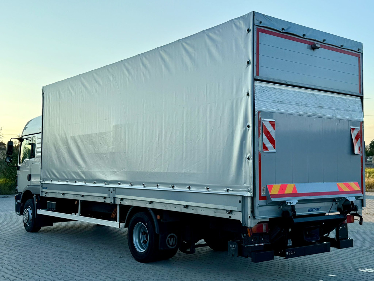 MAN TGM 12.250 / TGL / BURTO - FIRANKA / WINDA / 18 PALET / AUTOMAT - Curtainsider truck: picture 5 MAN TGM 12.250 / TGL / BURTO - FIRANKA / WINDA / 18 PALET / AUTOMAT - Curtainsider truck: picture 5