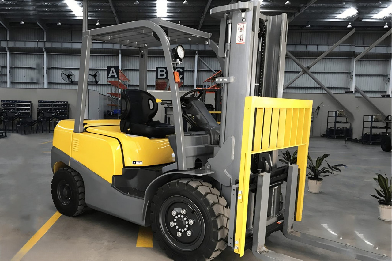 Müller Machinery MF 35 - Diesel forklift: picture 2 Müller Machinery MF 35 - Diesel forklift: picture 2