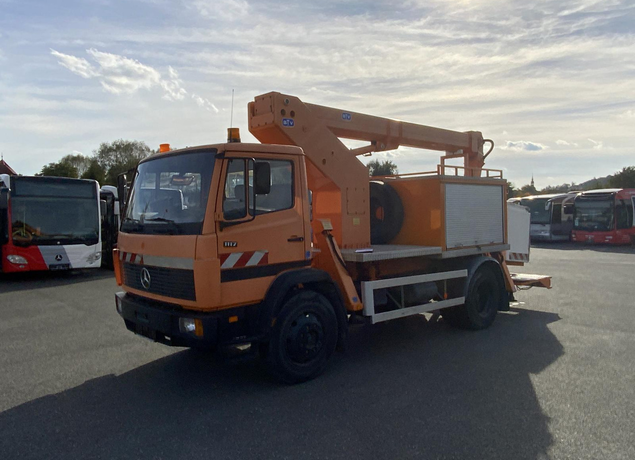 Mercedes-Benz 1117 - Truck mounted aerial platform: picture 2 Mercedes-Benz 1117 - Truck mounted aerial platform: picture 2