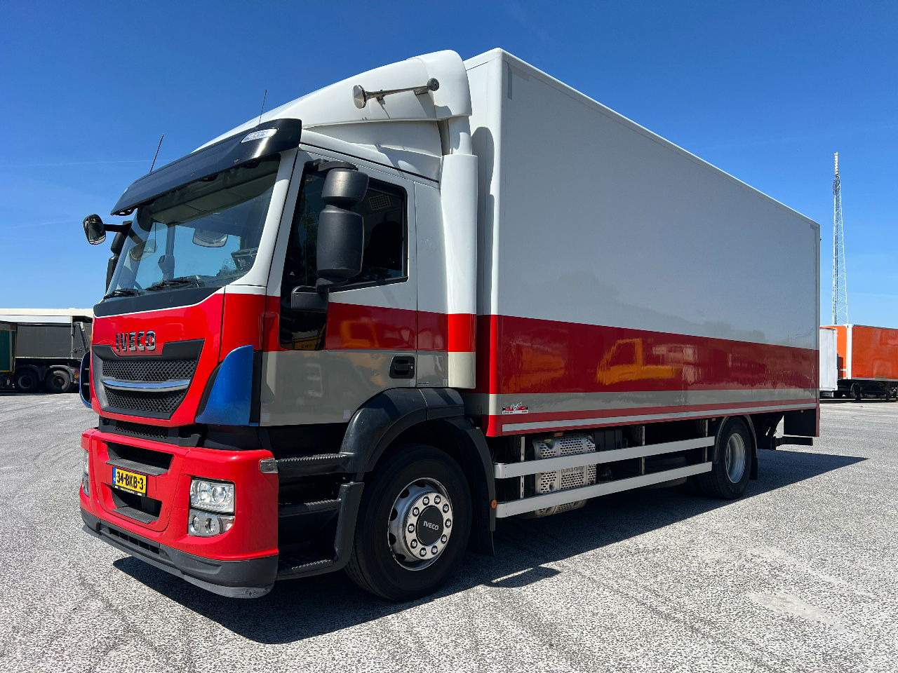Iveco Stralis 310 AD, 19Ton, Euro 6 - Box truck: picture 1 Iveco Stralis 310 AD, 19Ton, Euro 6 - Box truck: picture 1