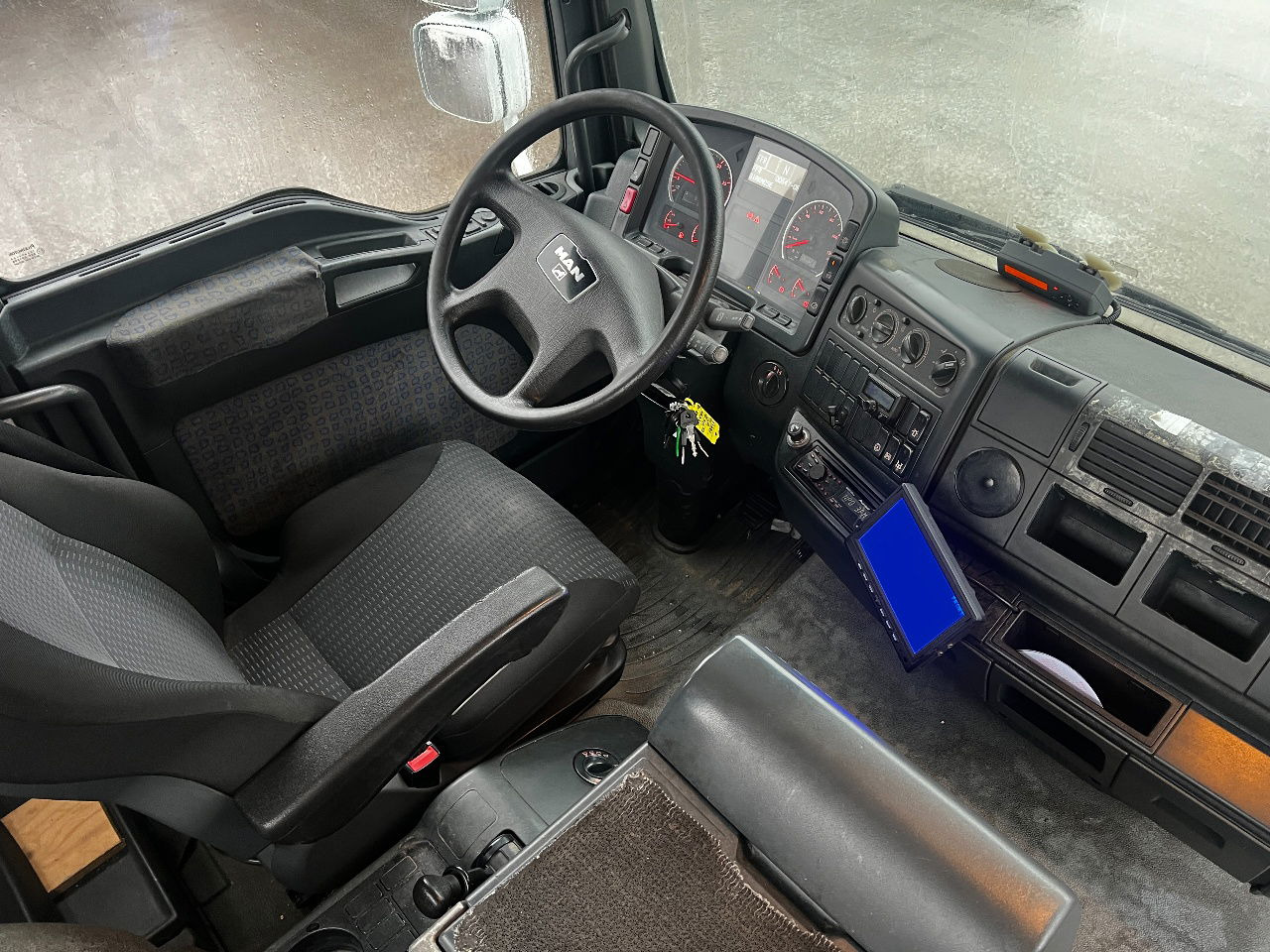 Crane truck MAN TGA 18.310 met Palfinger PK12000 kraan: picture 14