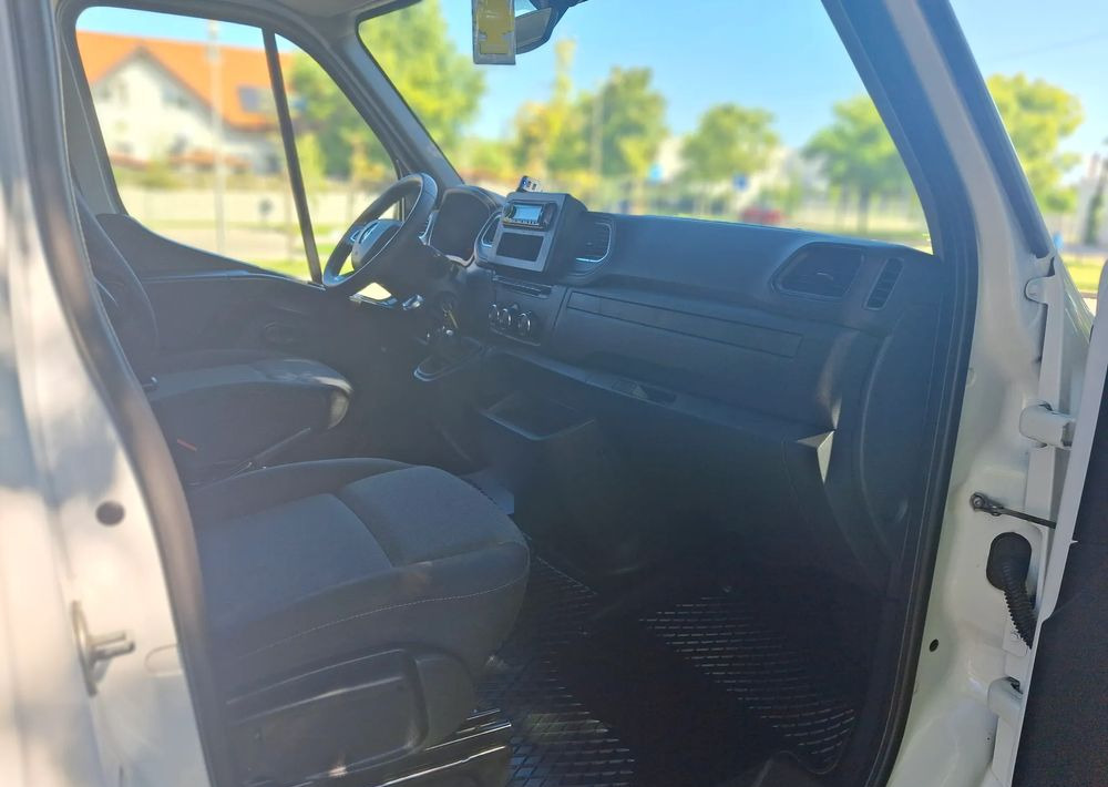 Curtain side van Renault Master: picture 16