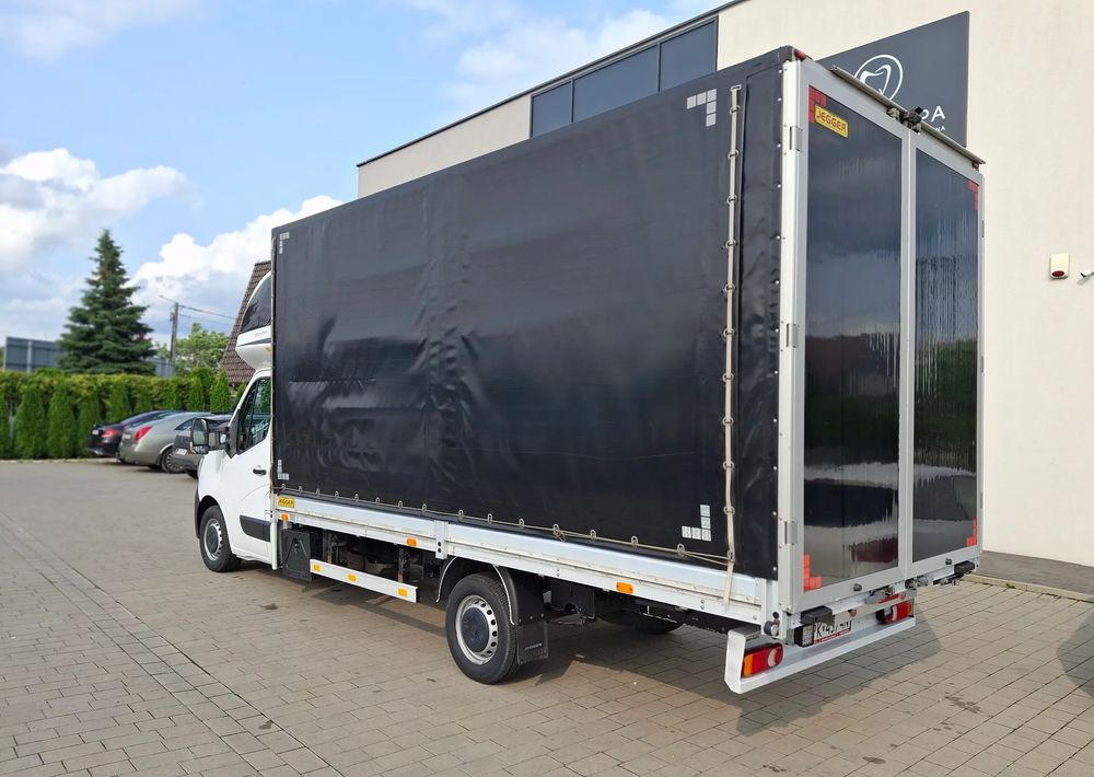 Renault Master - Curtain side van: picture 5 Renault Master - Curtain side van: picture 5