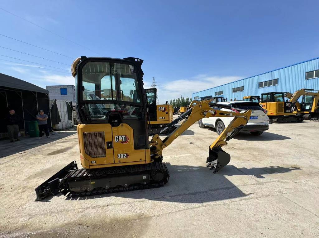 Mini excavator CAT 302: picture 1