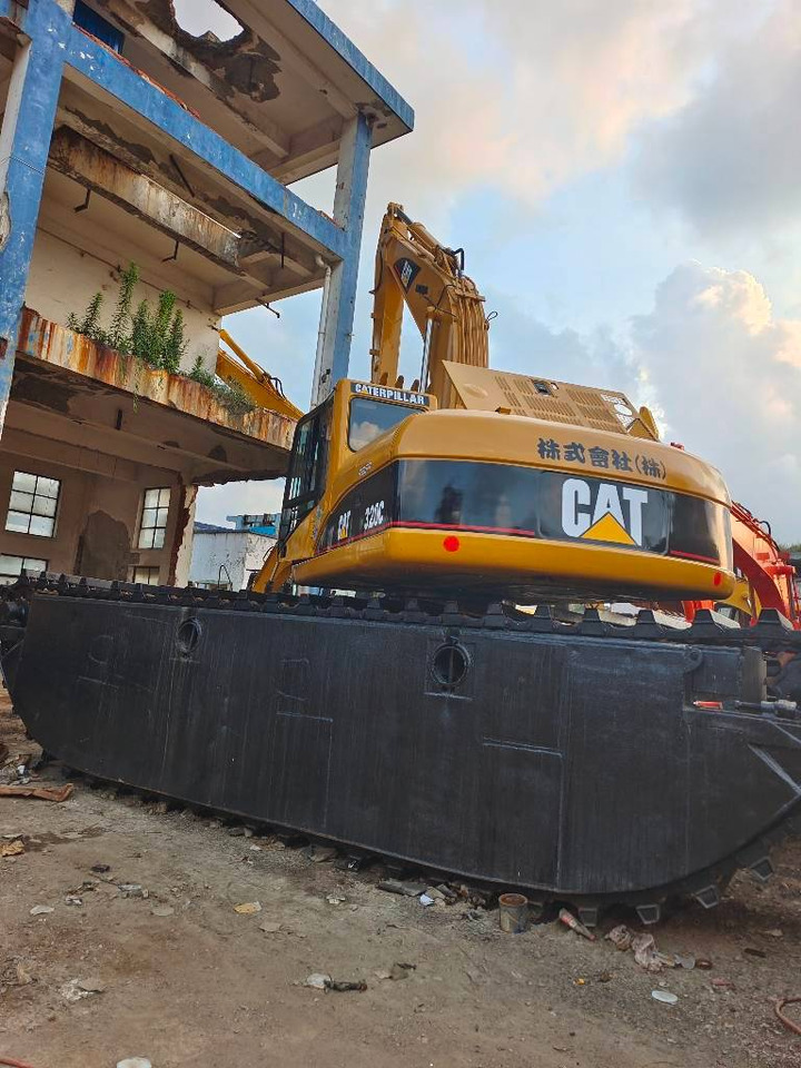 CAT 320 C - Amphibious excavator: picture 3 CAT 320 C - Amphibious excavator: picture 3