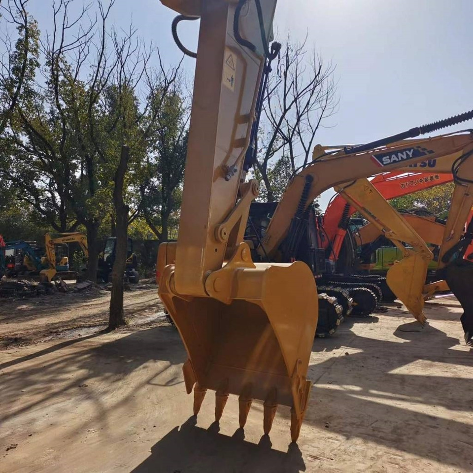 Crawler excavator CAT 320 D L: picture 6
