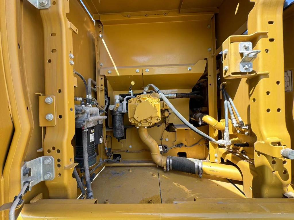 CAT 323GC - Crawler excavator: picture 2 CAT 323GC - Crawler excavator: picture 2