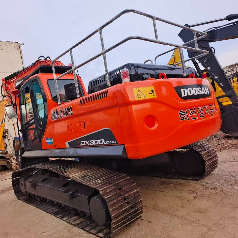 Doosan DX 300 LC - Crawler excavator: picture 1 Doosan DX 300 LC - Crawler excavator: picture 1