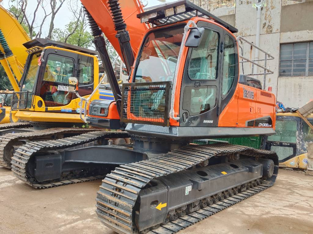 Doosan DX 300 LC - Crawler excavator: picture 3 Doosan DX 300 LC - Crawler excavator: picture 3