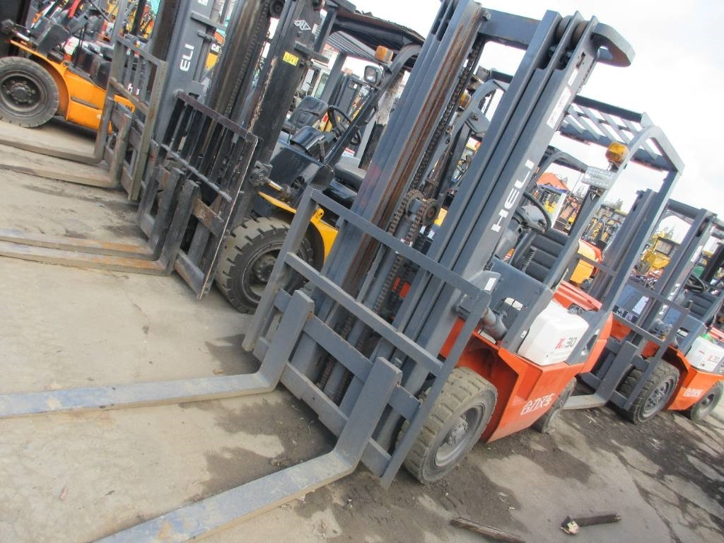 Heli FD 30 - Diesel forklift: picture 3 Heli FD 30 - Diesel forklift: picture 3