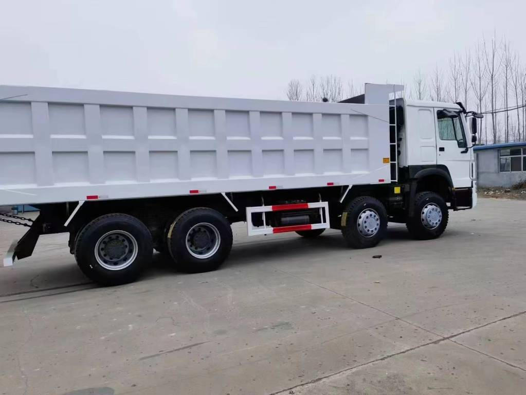 Howo 371 8X4 - Tipper trailer: picture 5 Howo 371 8X4 - Tipper trailer: picture 5