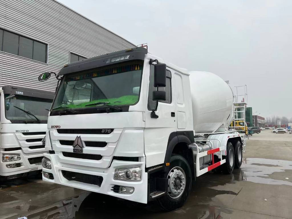 Howo 375 - Tank truck: picture 3 Howo 375 - Tank truck: picture 3