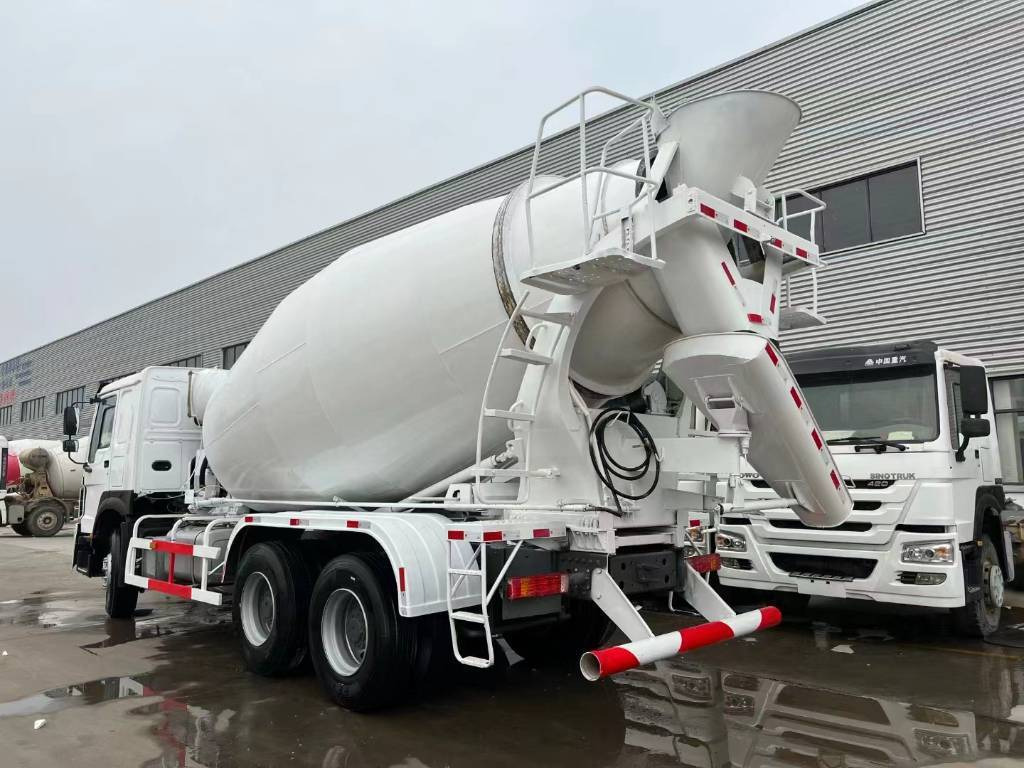 Howo 375 - Tank truck: picture 5 Howo 375 - Tank truck: picture 5