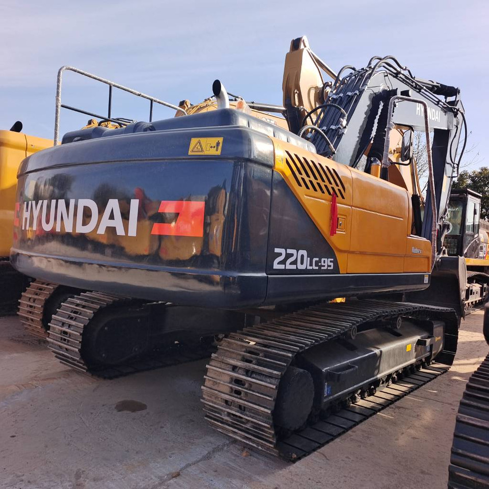Hyundai 220LC-9S - Crawler excavator: picture 1 Hyundai 220LC-9S - Crawler excavator: picture 1