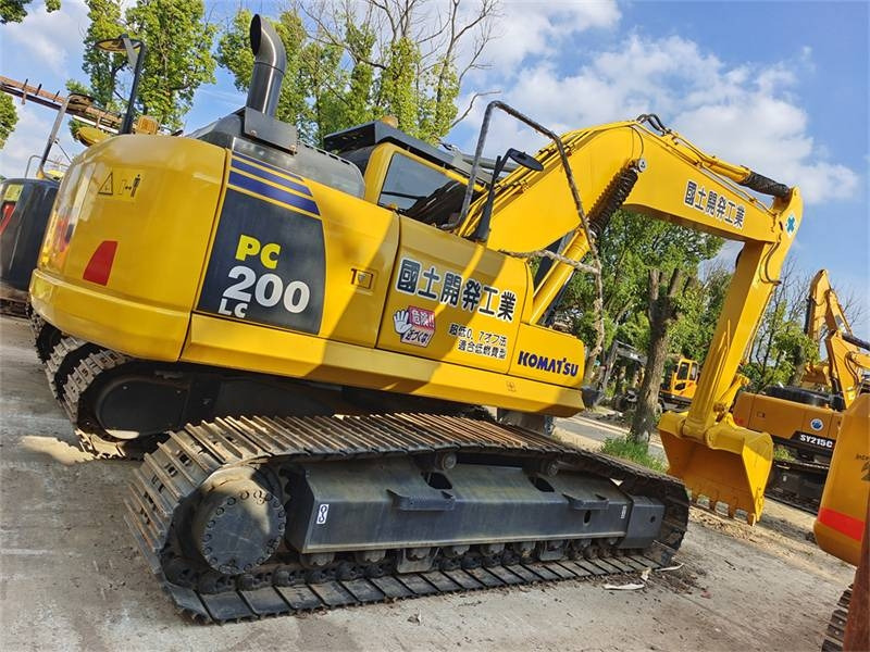Komatsu PC 200 - Crawler excavator: picture 1 Komatsu PC 200 - Crawler excavator: picture 1