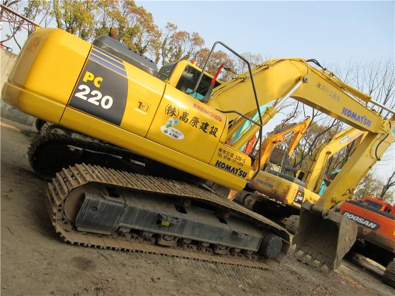 Komatsu PC 220 - Crawler excavator: picture 1 Komatsu PC 220 - Crawler excavator: picture 1