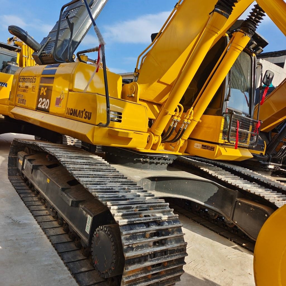 Komatsu PC 220 - Crawler excavator: picture 3 Komatsu PC 220 - Crawler excavator: picture 3
