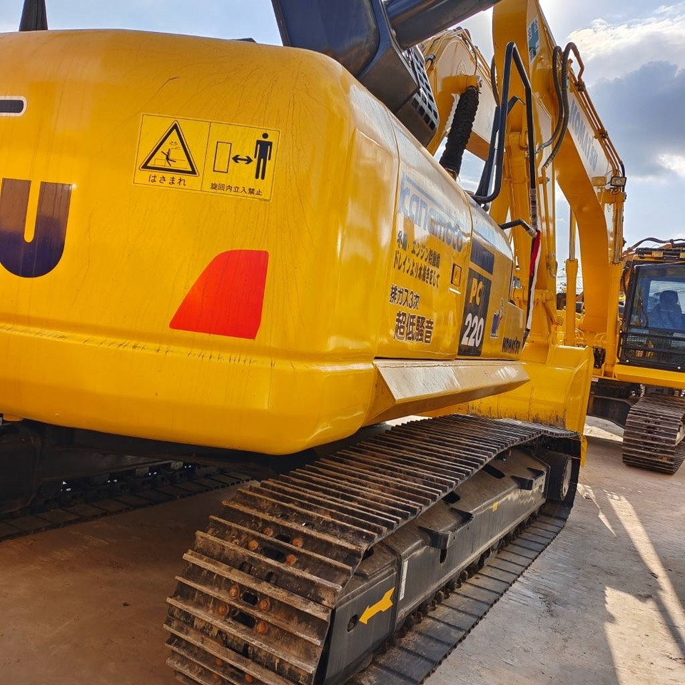 Komatsu PC 220 - Crawler excavator: picture 5 Komatsu PC 220 - Crawler excavator: picture 5
