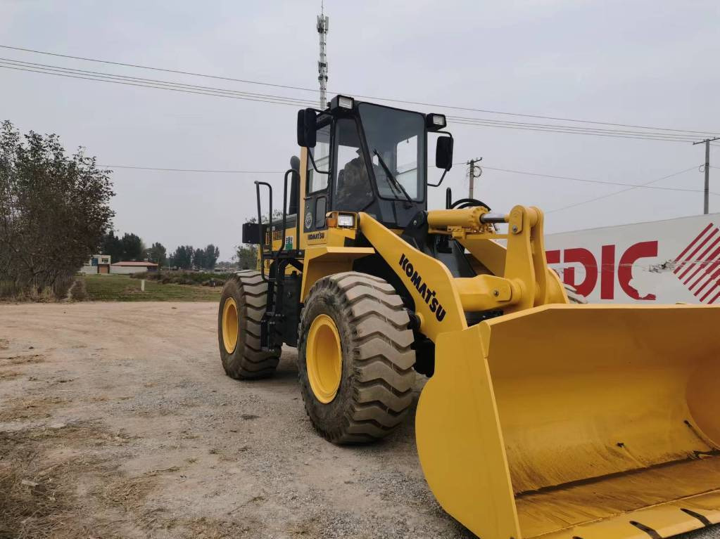 Komatsu WA 320-5 - Wheel loader: picture 4 Komatsu WA 320-5 - Wheel loader: picture 4
