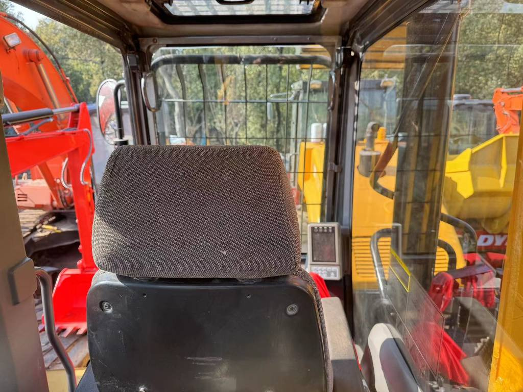 Sany 335H - Crawler excavator: picture 2 Sany 335H - Crawler excavator: picture 2