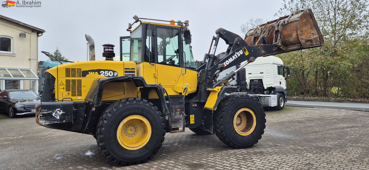 Wheel loader Komatsu WA 250 Zustand technisch ok, optisch 3-4 Unterlagen vorhanden: picture 13