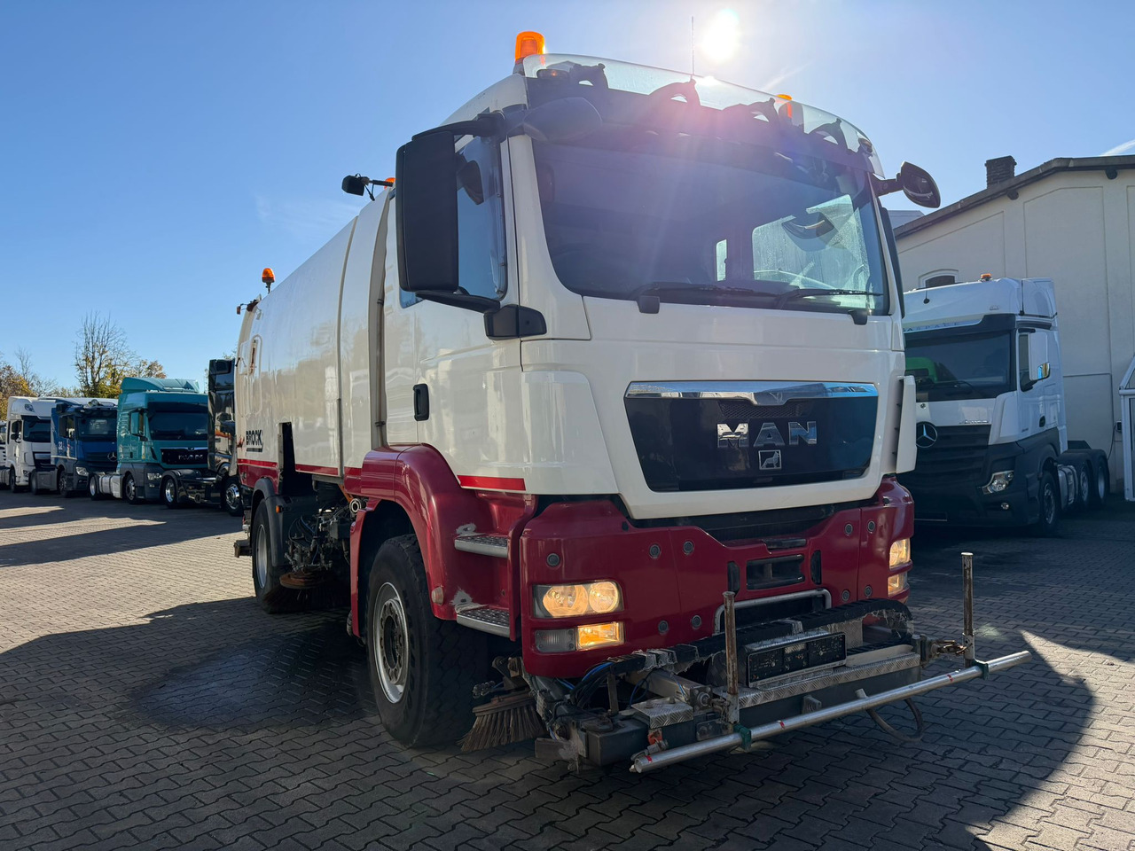 MAN TGS 18.440 Kehr-Saug-Fahrzeug | Brock SL280 2 JUMBO S | Straßenreiniger | 4x2| 12053 St. - Road sweeper: picture 1 MAN TGS 18.440 Kehr-Saug-Fahrzeug | Brock SL280 2 JUMBO S | Straßenreiniger | 4x2| 12053 St. - Road sweeper: picture 1