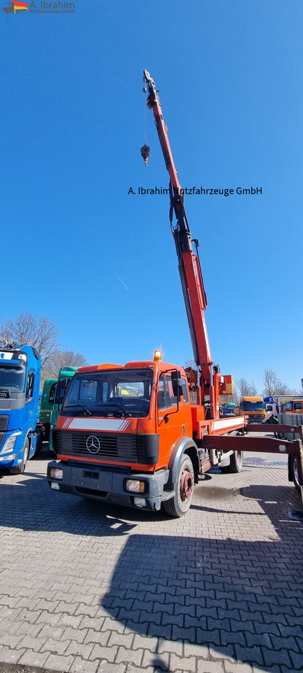 Mercedes-Benz 1722 Dachdeckerkran Cormach 30000 TECH, - Crane truck, Dropside/ Flatbed truck: picture 1 Mercedes-Benz 1722 Dachdeckerkran Cormach 30000 TECH, - Crane truck, Dropside/ Flatbed truck: picture 1