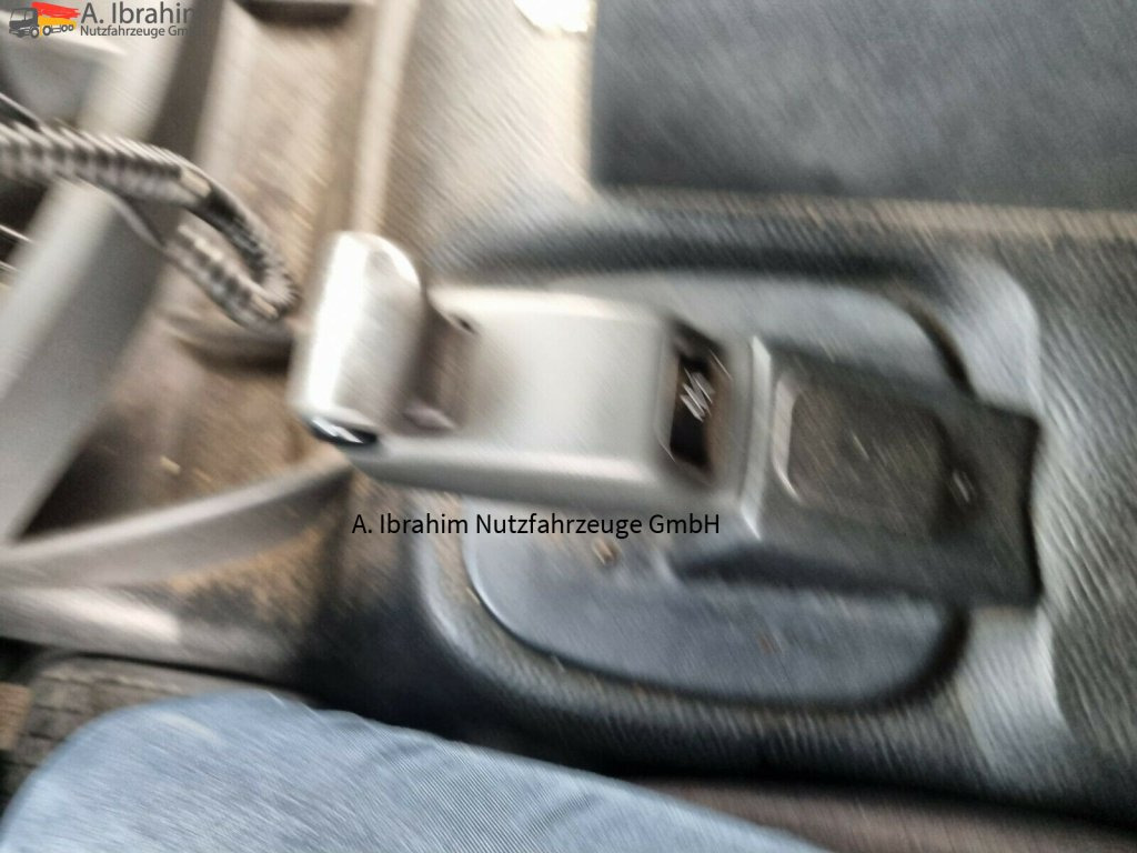 Mercedes-Benz 1824 DB 1824 Kipphydraulik, Kran MKG - Tipper, Crane truck: picture 3 Mercedes-Benz 1824 DB 1824 Kipphydraulik, Kran MKG - Tipper, Crane truck: picture 3