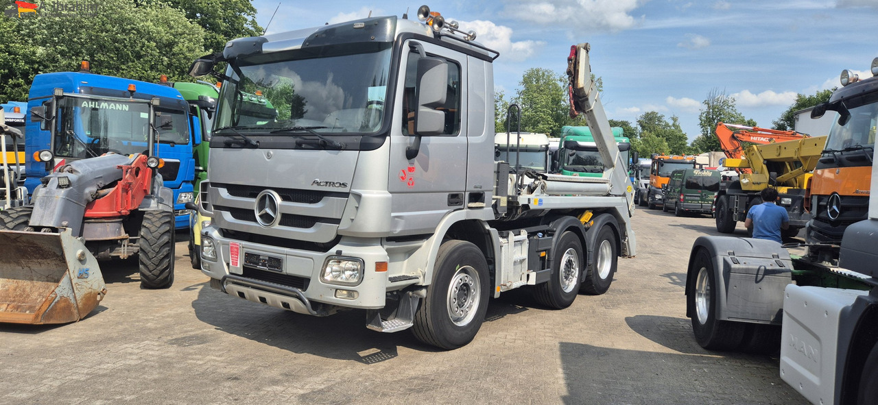 Mercedes-Benz 2546 L Meiller Absetzkipper 6x2, Vorlauf-Lenkachse, mp3 - Skip loader truck: picture 1 Mercedes-Benz 2546 L Meiller Absetzkipper 6x2, Vorlauf-Lenkachse, mp3 - Skip loader truck: picture 1