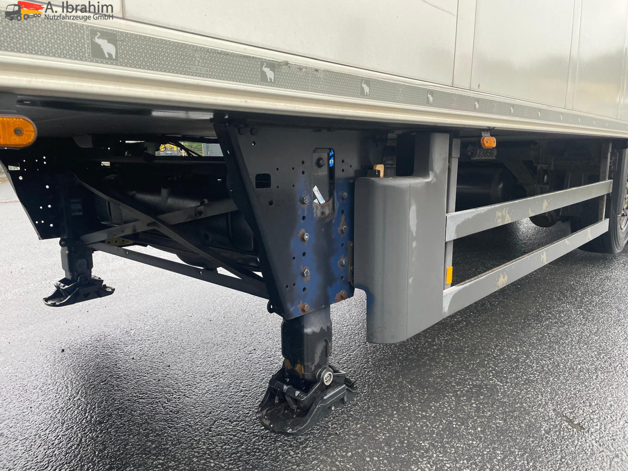 Schmitz Cargobull SKO24 | SCB*S3B | 39t Liftachse | Carrier Maxima I300 | 3 Achsen - Refrigerator semi-trailer: picture 4 Schmitz Cargobull SKO24 | SCB*S3B | 39t Liftachse | Carrier Maxima I300 | 3 Achsen - Refrigerator semi-trailer: picture 4