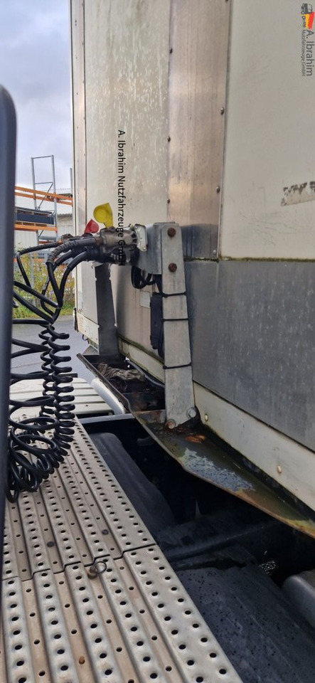 Closed box semi-trailer Spier 3 achs Koffer, Liftachse: picture 14