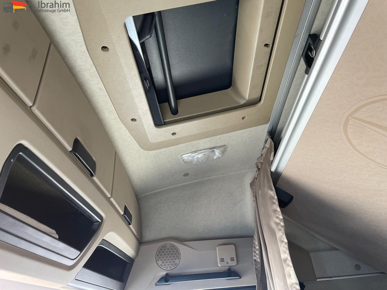 Mercedes-Benz 1845 Kipphydraulik, Retarder, Kompressor 4x2 - Tractor unit: picture 5 Mercedes-Benz 1845 Kipphydraulik, Retarder, Kompressor 4x2 - Tractor unit: picture 5